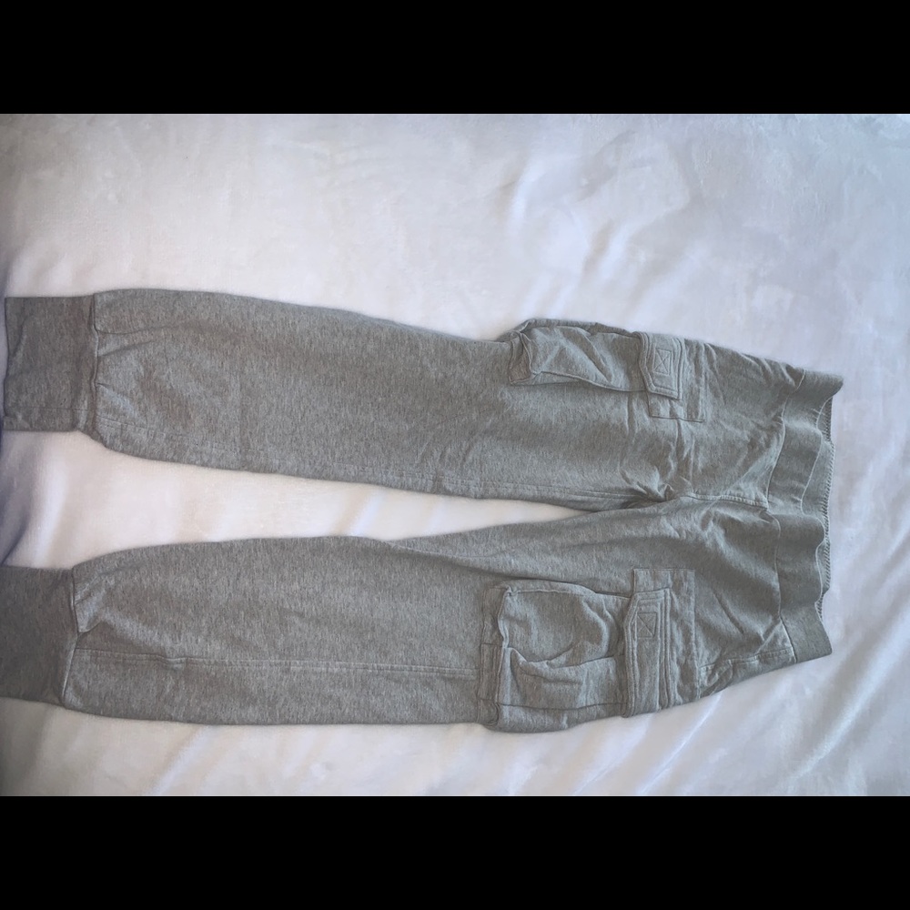 Cropped cargo joggers
